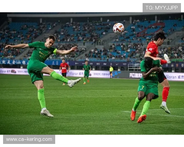 浙江队与长春亚泰激战正酣 双方全力争胜展现超强实力 浙江队与长春亚泰激战正酣 双方全力争胜展现超强实力