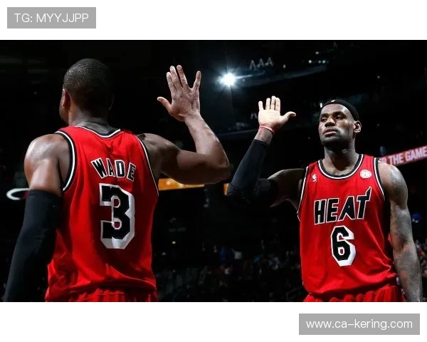 亚特兰大老鹰迎战劲敌，力争季后赛席位，全力拼搏展现团队风采