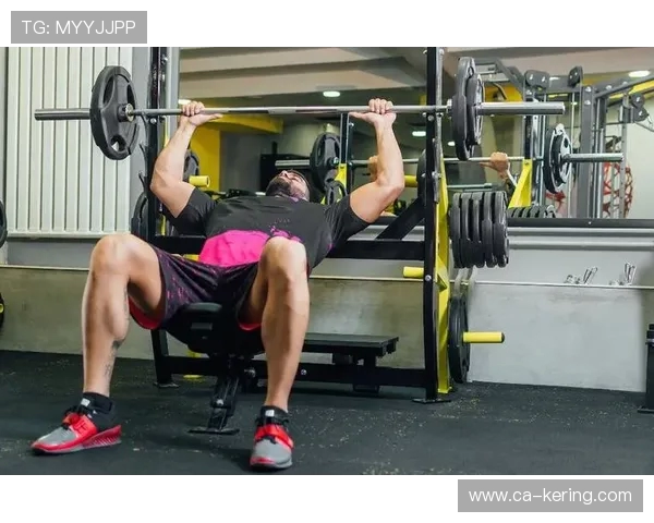 打造完美身材的健身攻略：从基础训练到饮食调整全方位提升健康与体型